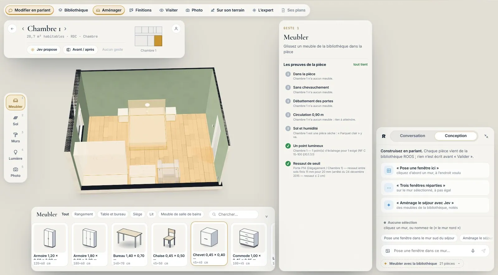 Une chambre vide dans l’atelier de la pièce, avec la bibliothèque de meubles en bas.